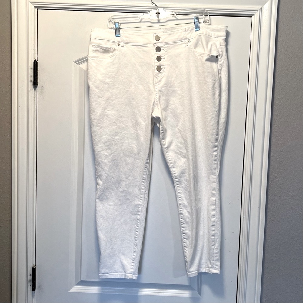 LOFT White button fly “skinny crop” jeans. Size 20